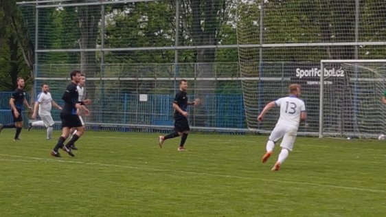 MUŽI A - SMOLNÁ PROHRA S KRÁLOVICEMI