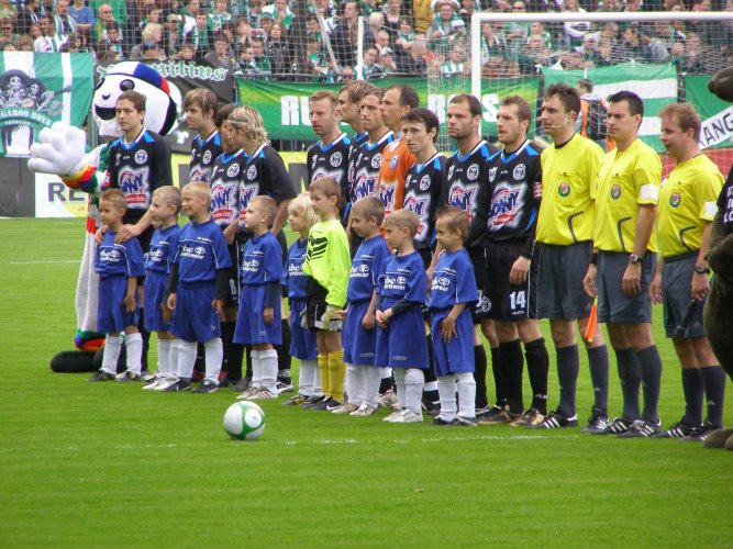 NOVĚ RODÍCÍ SE TÝM U-7