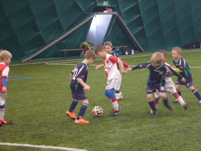 U7 - VŠICHNI ZASLOUŽÍ POCHVALU