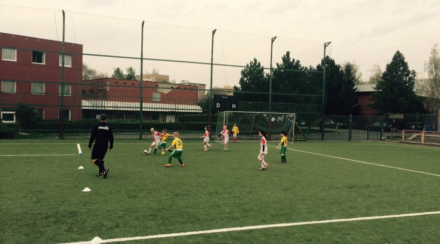 U8 - JARO SE ROZJELO V PLNÉM PROUDU