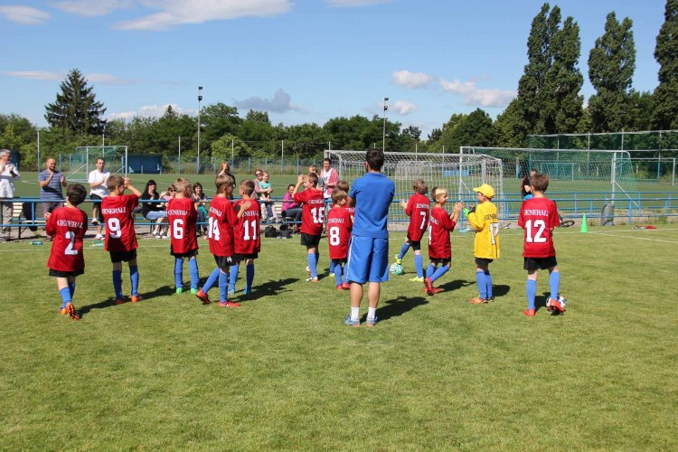 U10 - ZAZVONIL ZVONEC A SEZÓNY JE KONEC