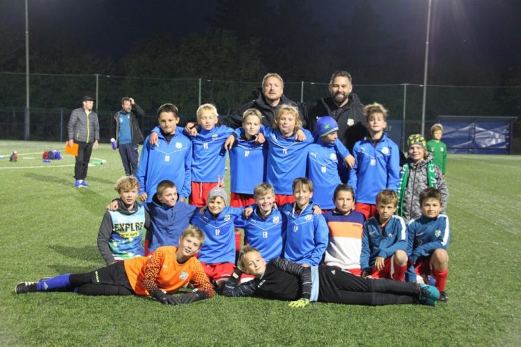 U11 - S ADMIROU ZŮSTALY BODY DOMA