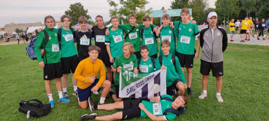 U17 - POMÁHÁME POTŘEBNÝM