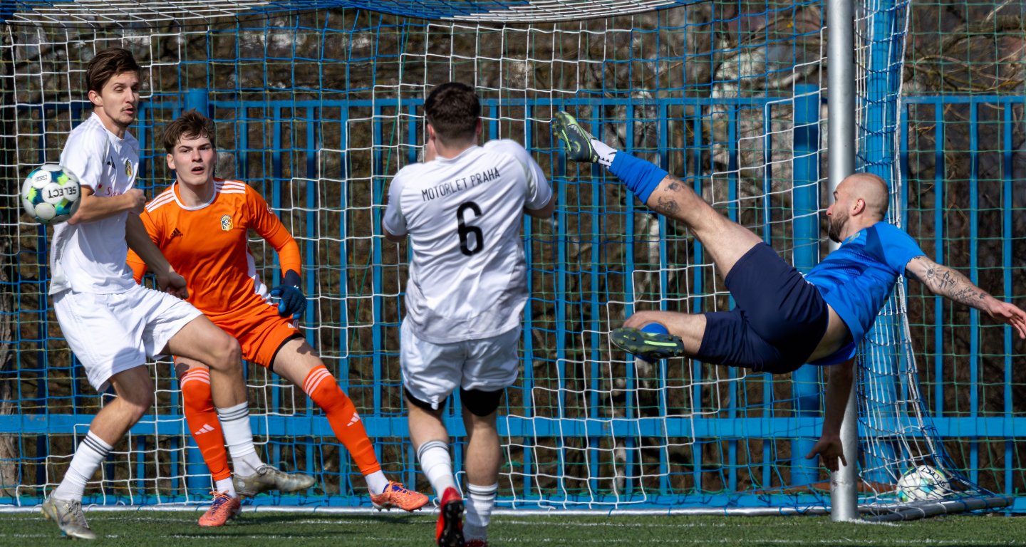 MUŽI A - UTKÁNÍ ROZDÍLNÝCH POLOČASŮ