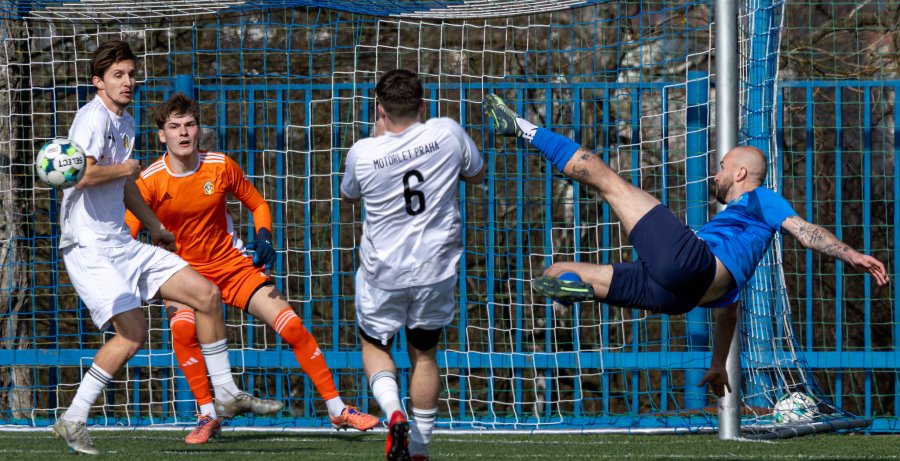 MUŽI A - UTKÁNÍ ROZDÍLNÝCH POLOČASŮ