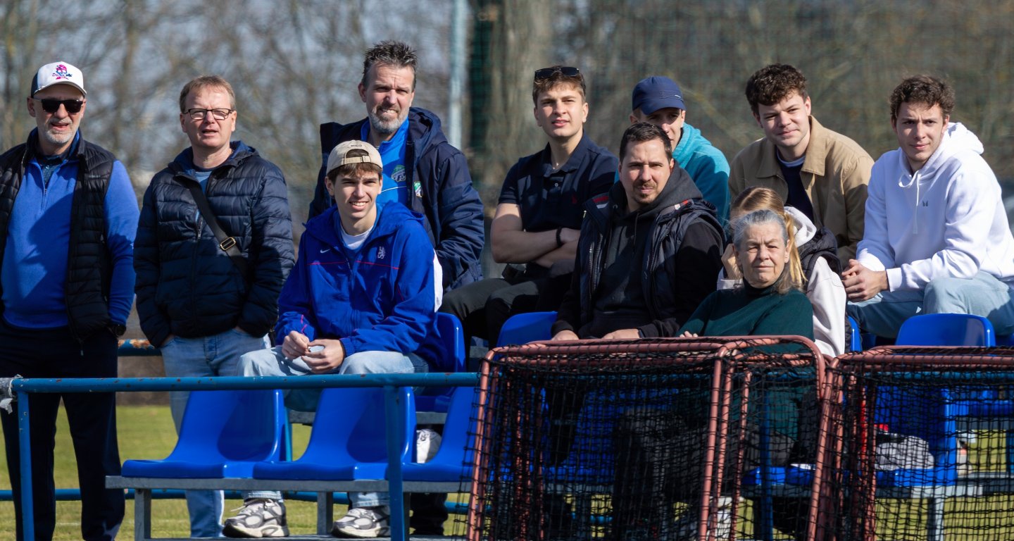 MUŽI A - OSTUDA V KUNRATICÍCH